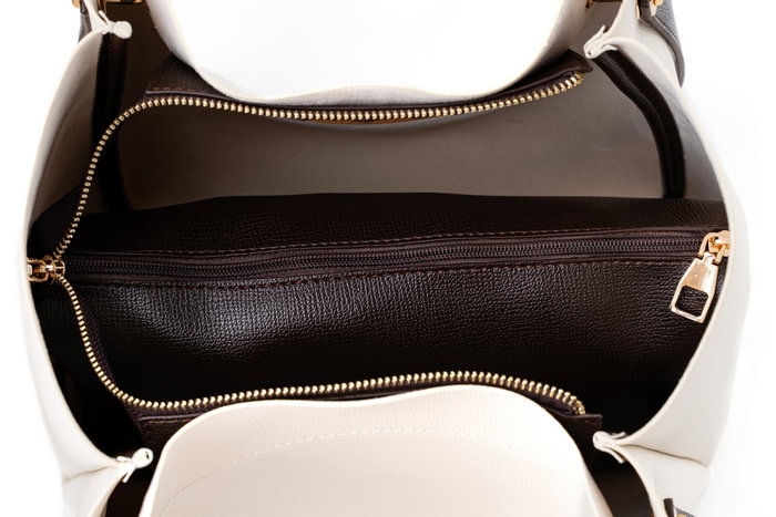 Vince Camuto Sicilia - Bolso Bandolera Mujer en Piel Sintética Color Crema, Medidas 32x14x28 cm